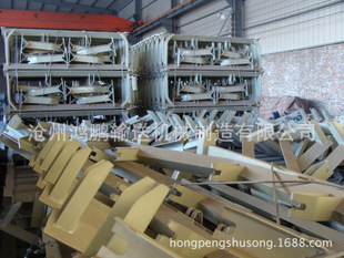 輸送設(shè)備配件-滄州鴻鵬專業(yè)生產(chǎn)各種型號(hào)托輥支架 歡迎洽談-輸送設(shè)備配件盡在.